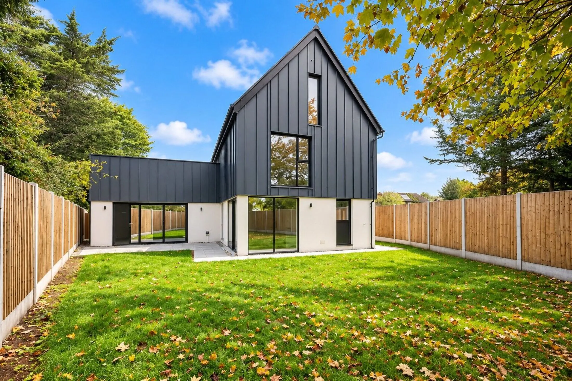 House Kingfield Green in Woking