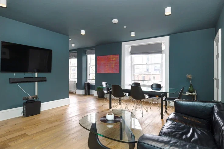Flat Torphichen Street in City of Edinburgh