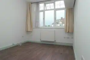 Flat Pitfold Road in Greater London