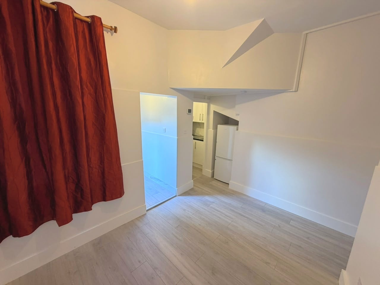 Flat Wastdale Road in Greater London