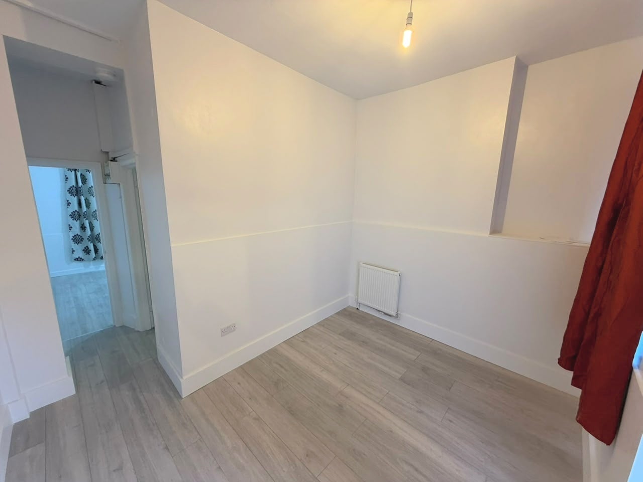 Flat Wastdale Road in Greater London