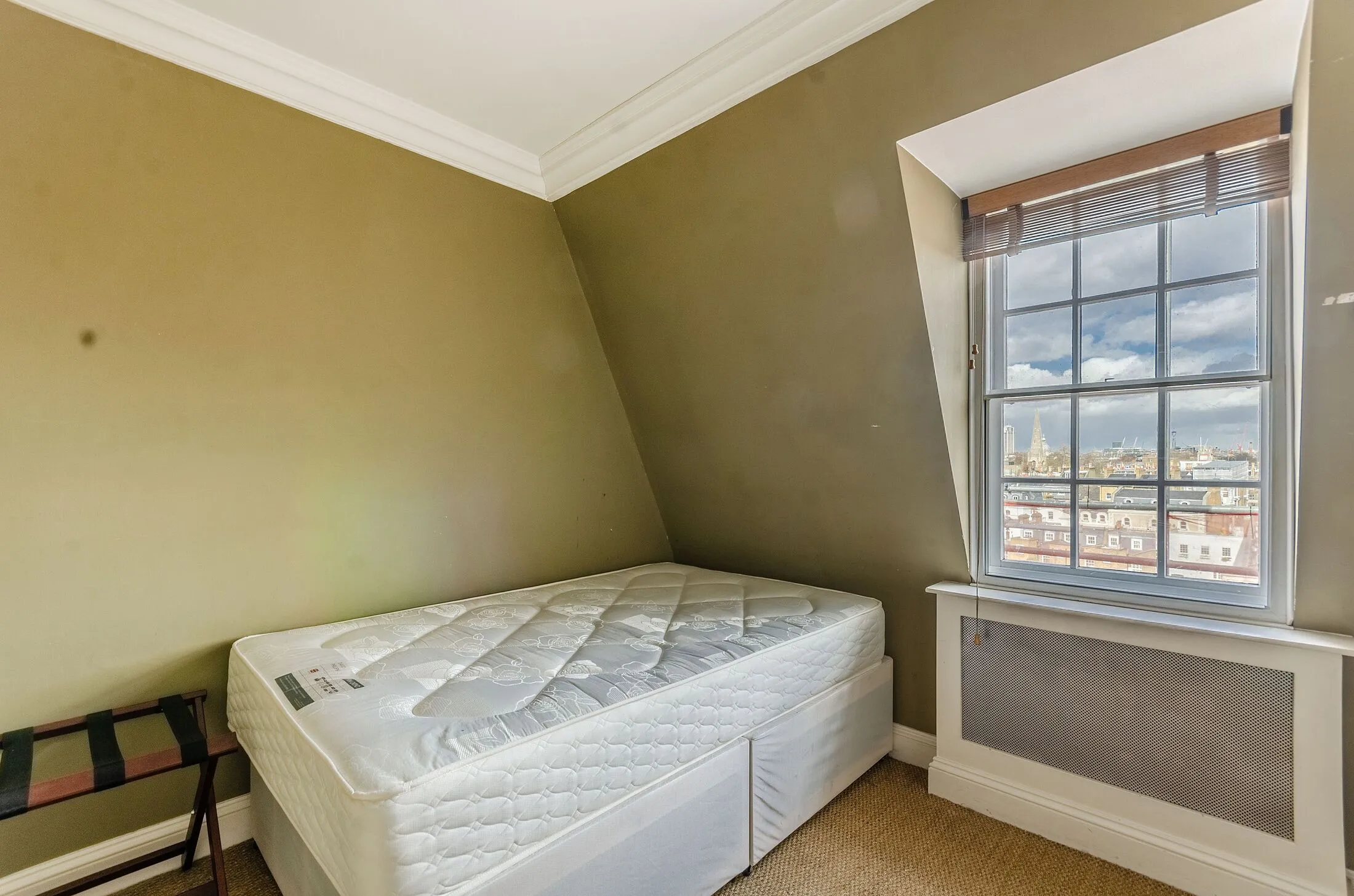 Flat Cranley Gardens in Greater London