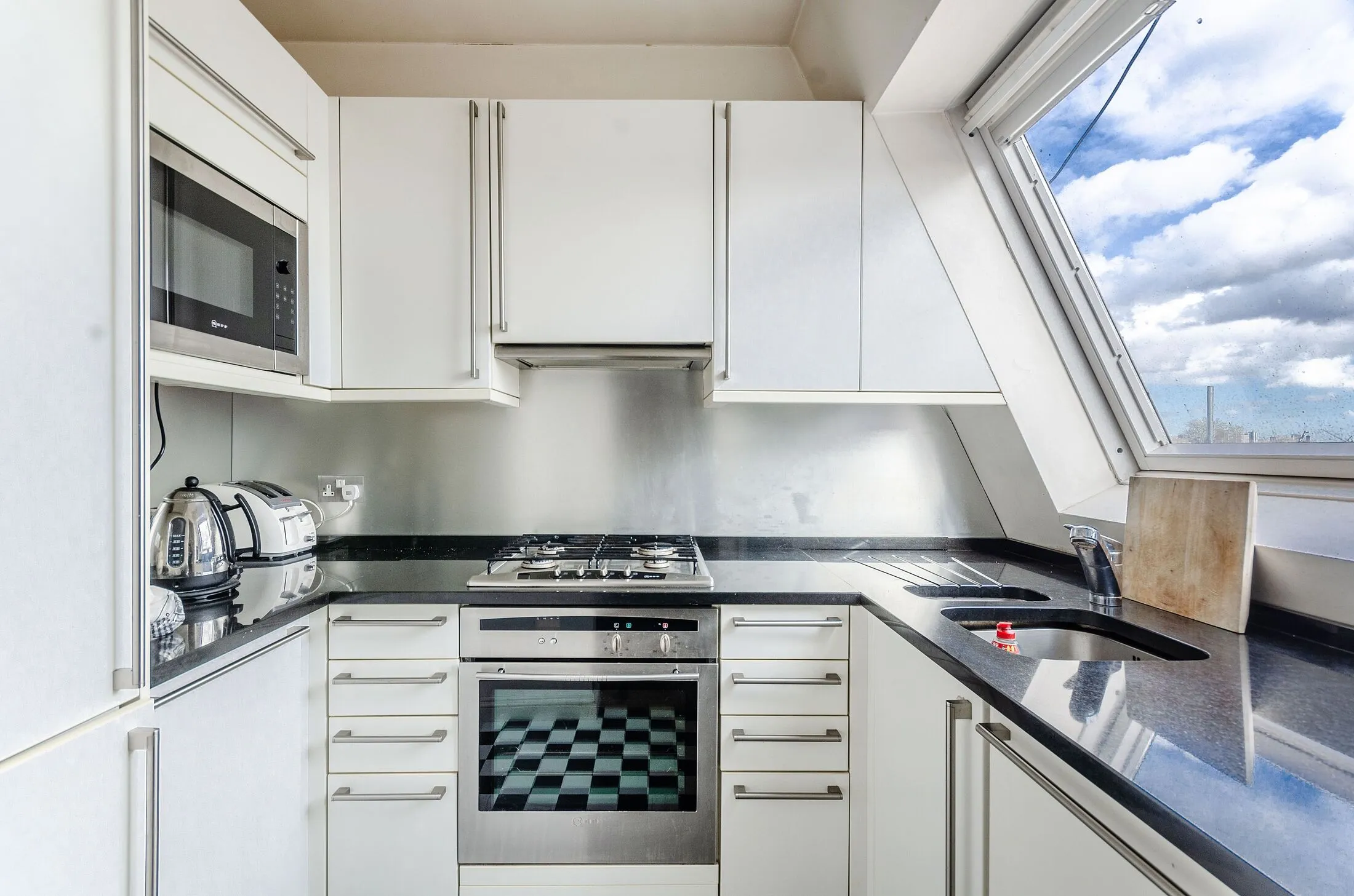 Flat Cranley Gardens in Greater London