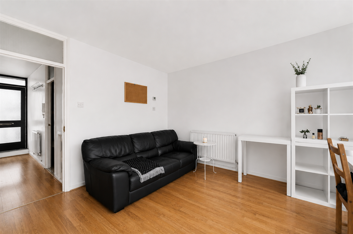 Flat Stanhope Street in Greater London