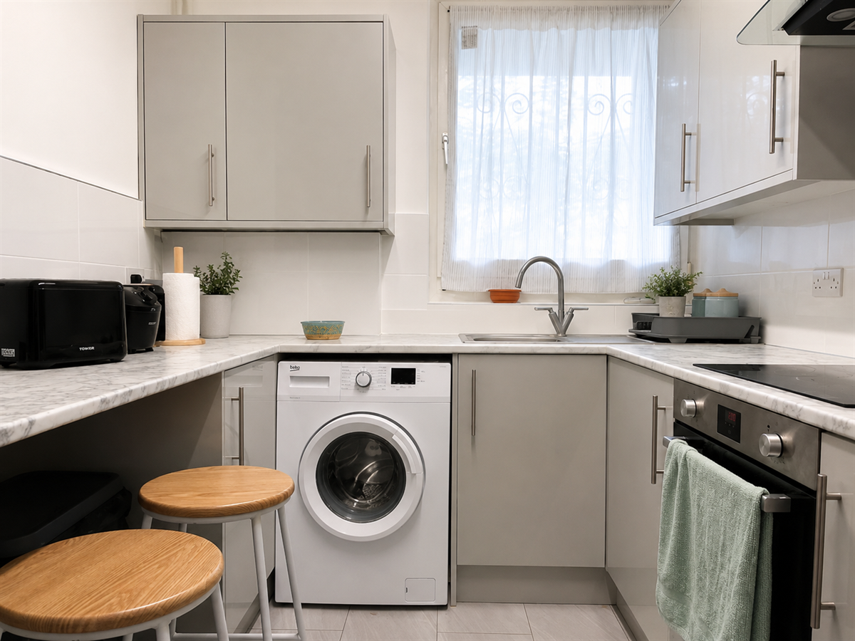 Flat Stanhope Street in Greater London