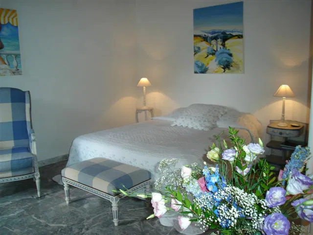 Room Allée Notre Dame in Roquefort-les-Pins