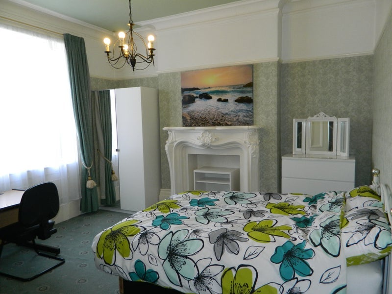 Room Lorne Terrace in Sunderland