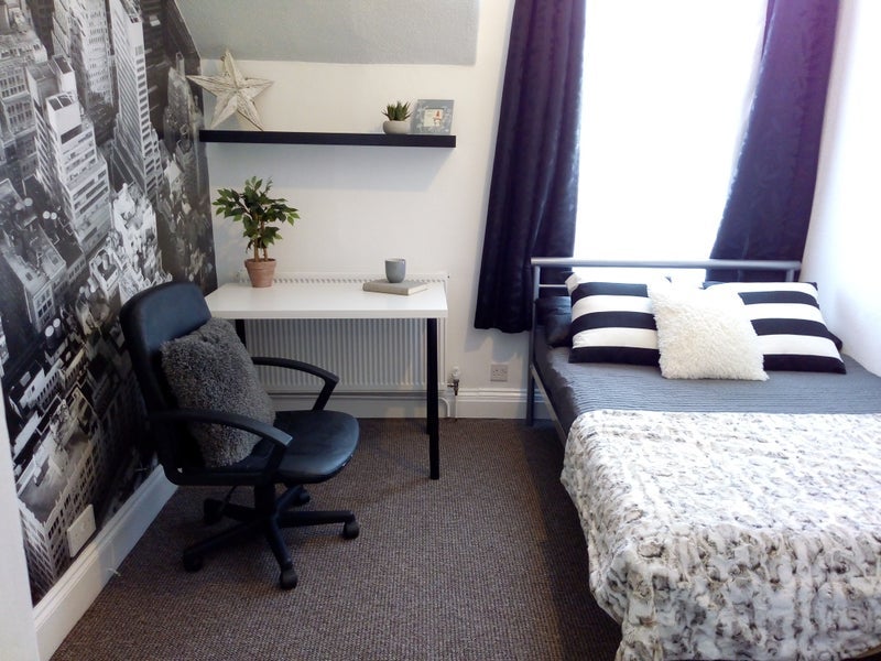 Room Lorne Terrace in Sunderland