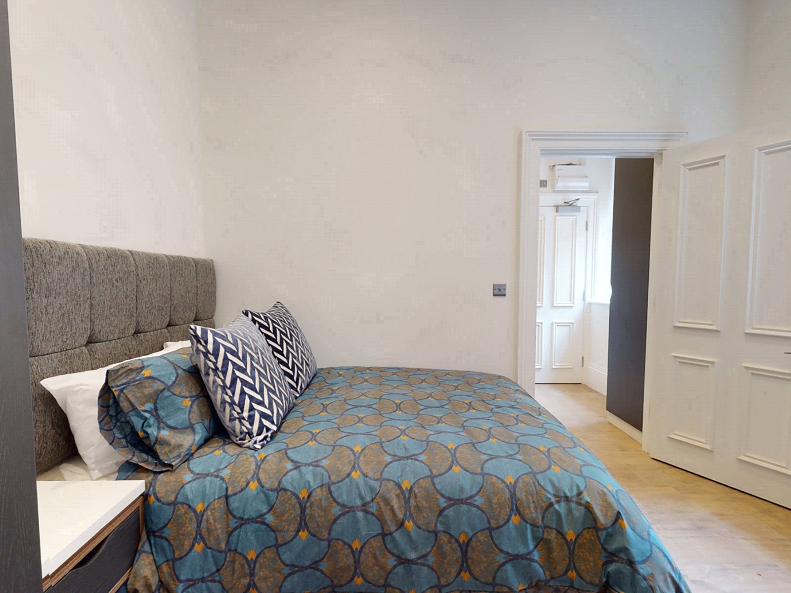 Flat Hyde Terrace in Leeds