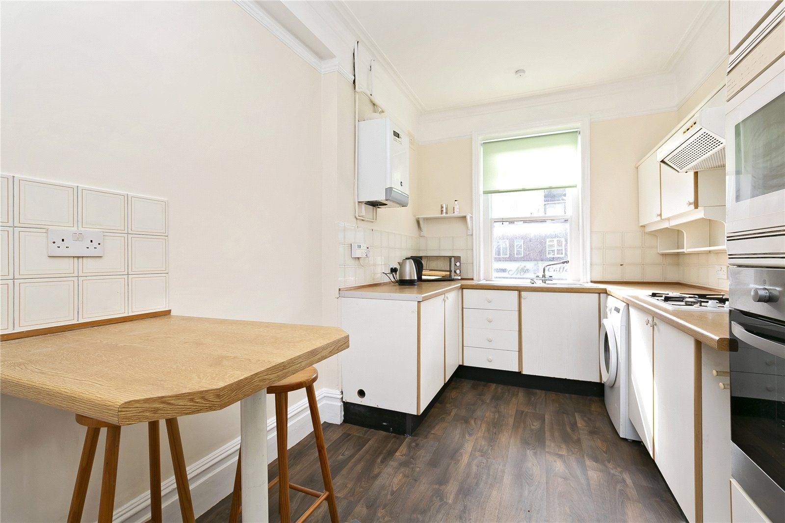 Flat Upper Richmond Road West in Greater London