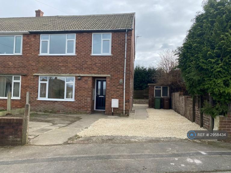 House Willow Drive in Wakefield