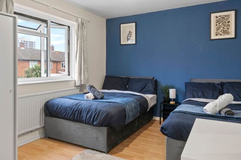 Flat Edington Road in Greater London