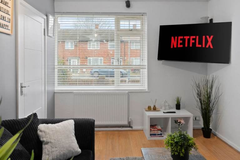Flat Edington Road in Greater London
