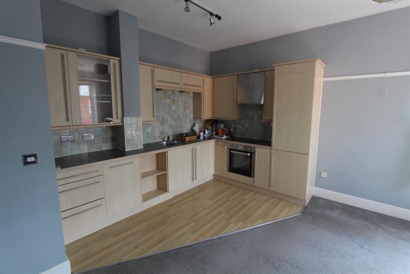 Flat Knowle Avenue in Winchester