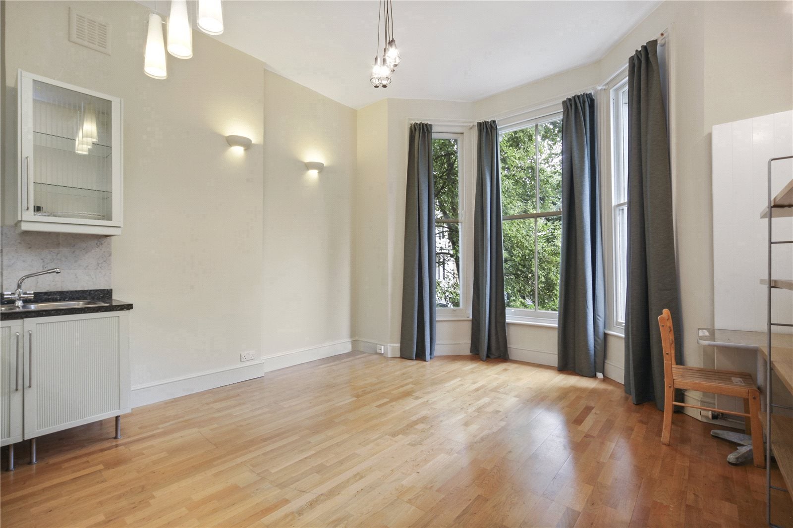 Flat Cambridge Gardens in Greater London