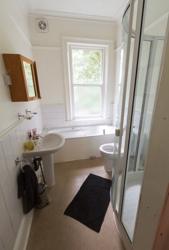 Room Headingley Lane in Leeds