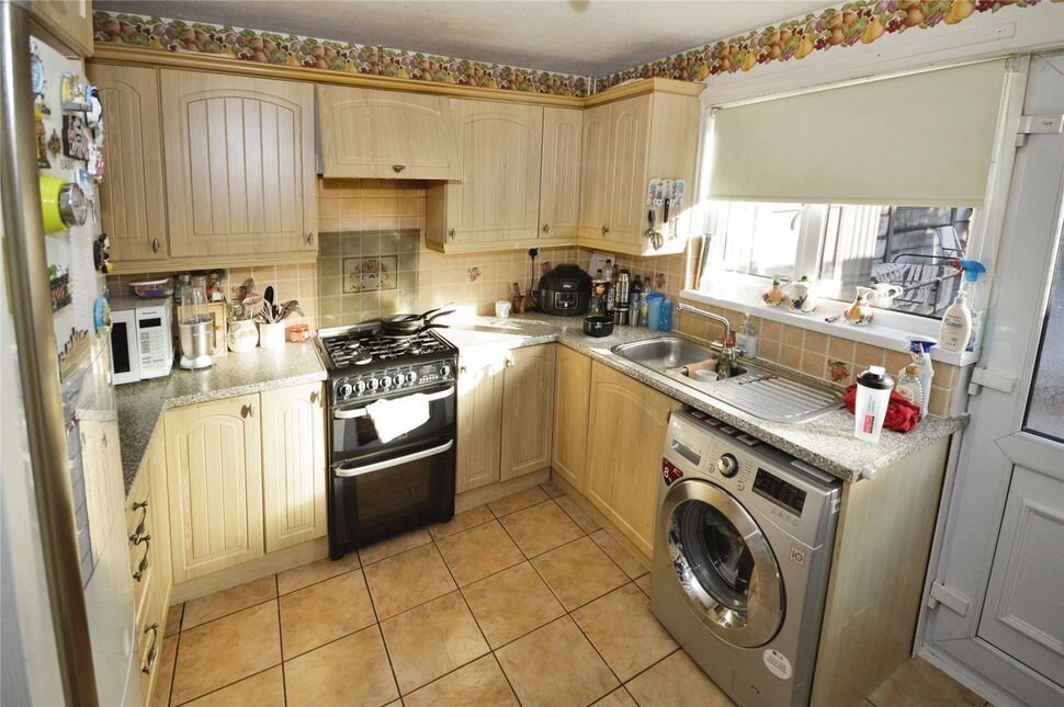 House Highbrook Close in Wolverhampton
