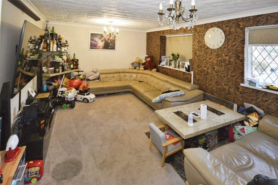 House Highbrook Close in Wolverhampton