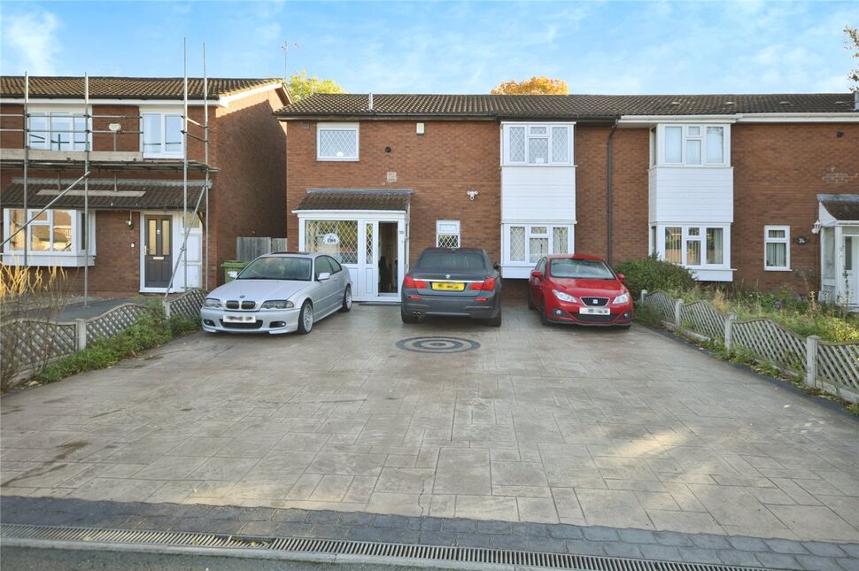 House Highbrook Close in Wolverhampton