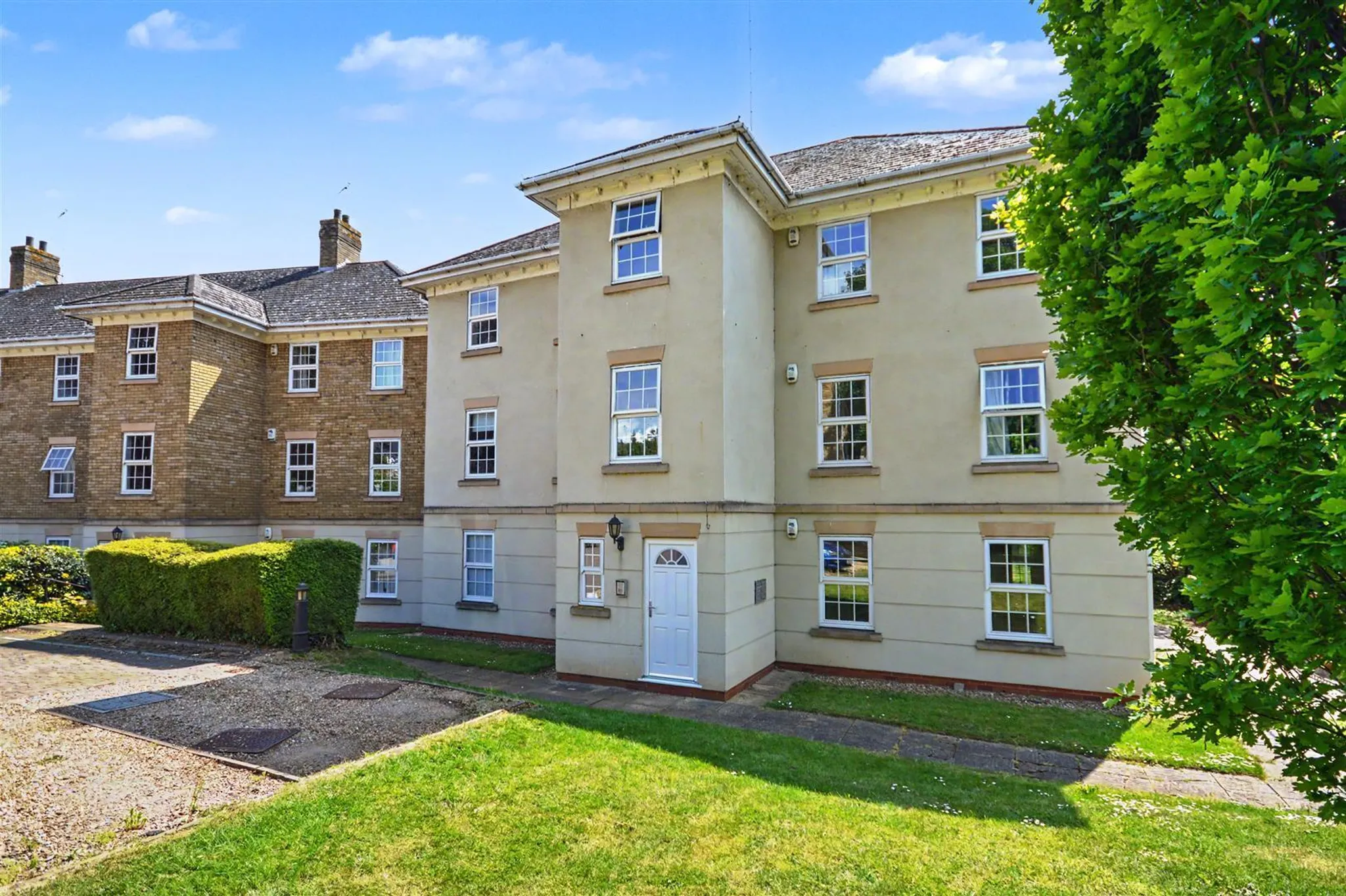 Flat Scholars Court in Northampton