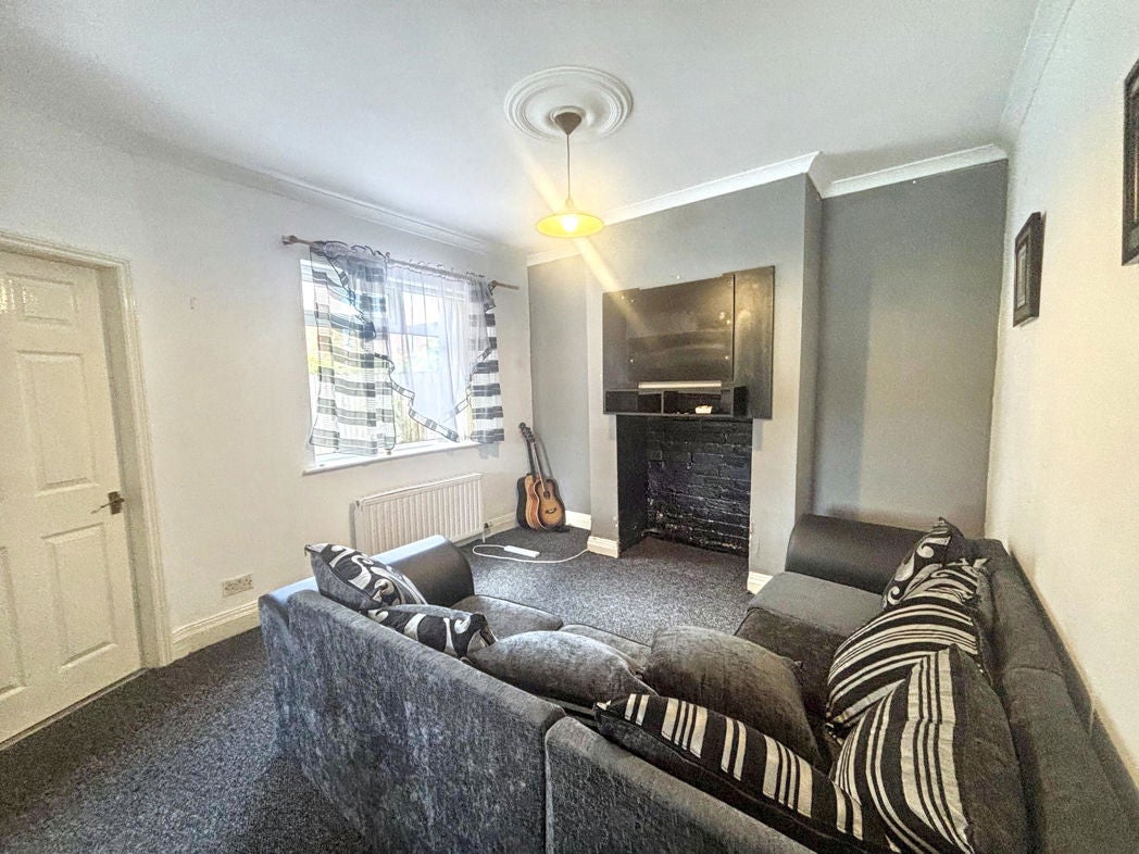 Flat Canterbury Street in Newcastle upon Tyne