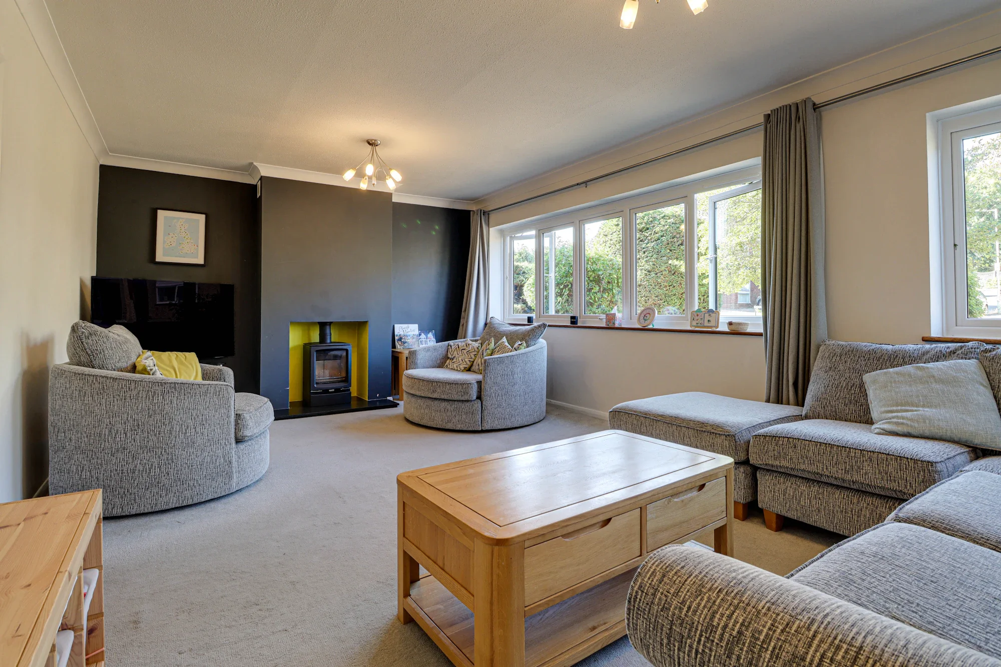 House Aldwickbury Crescent in St Albans
