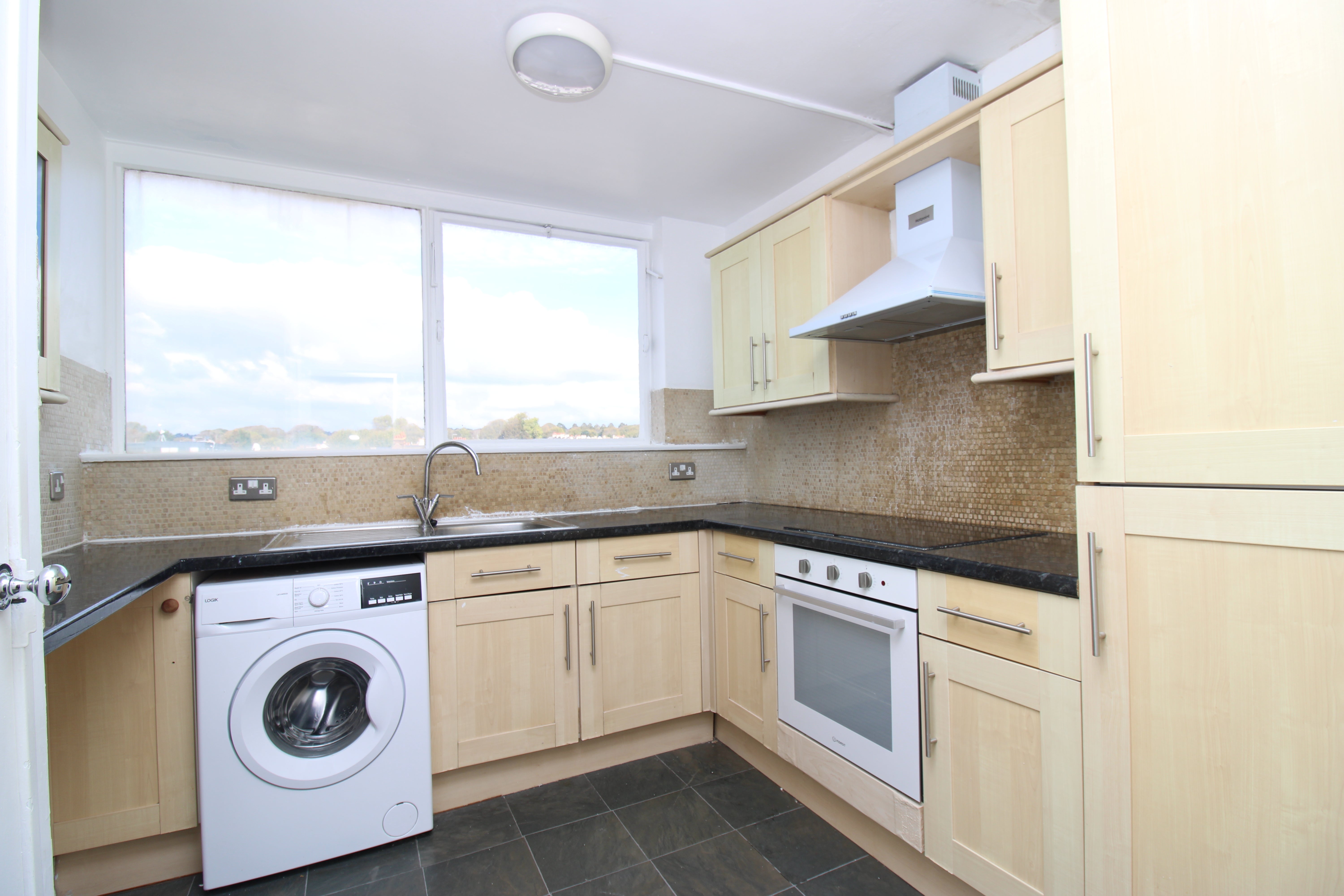 Flat Station Approach in Portslade by Sea