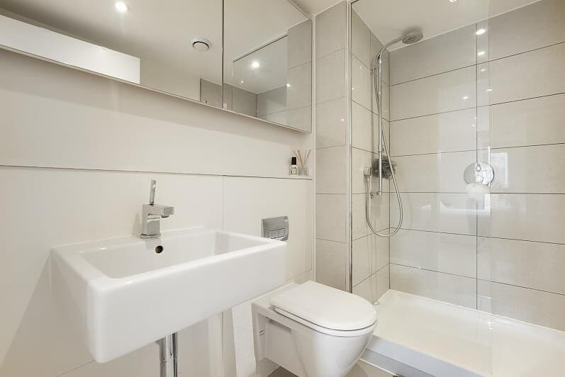 Flat Hardwicks Square in Greater London