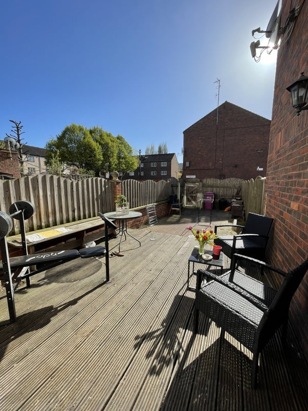 Room Regal Close in Greater London