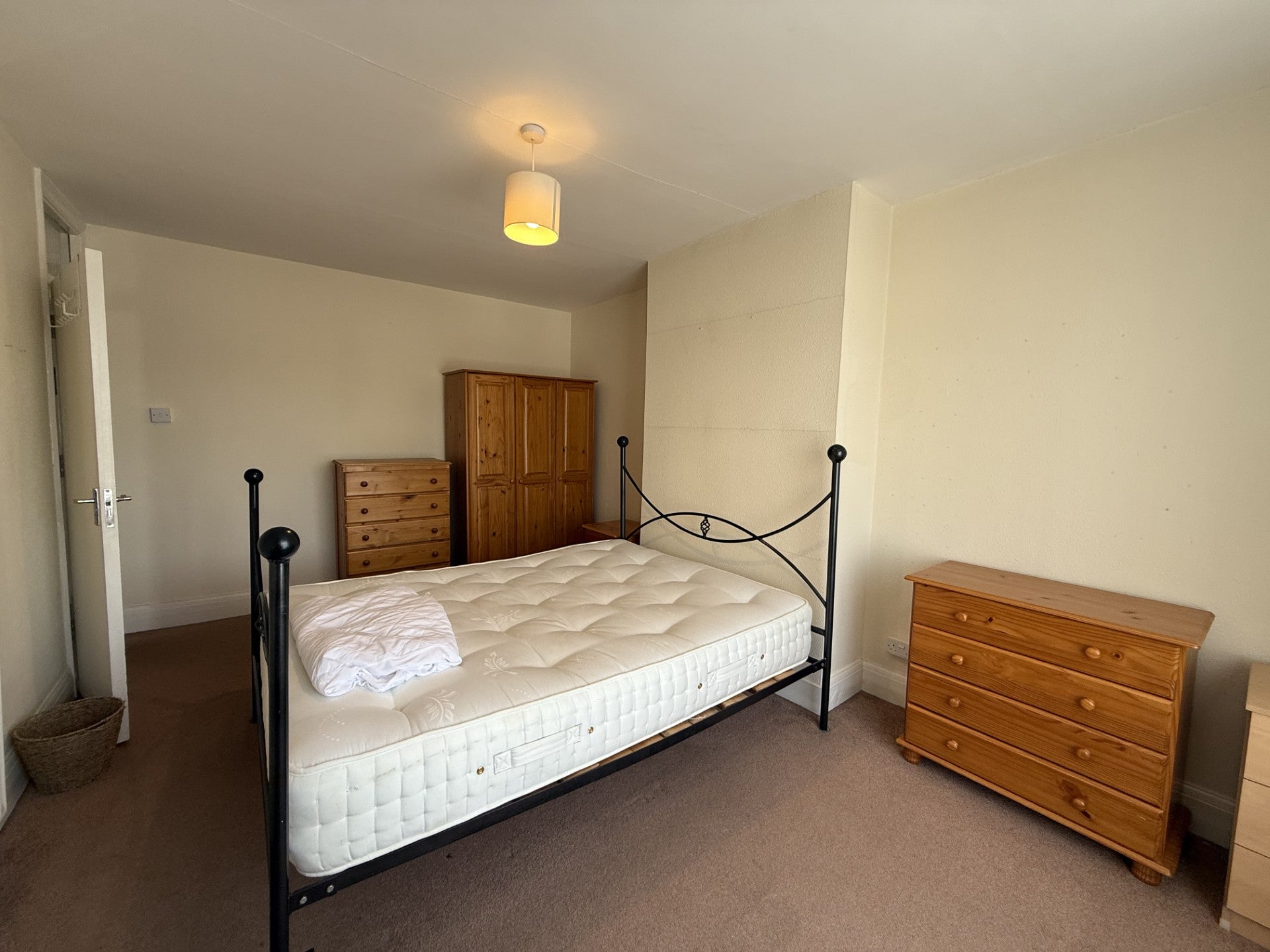 Flat Darkes Lane in Hertsmere