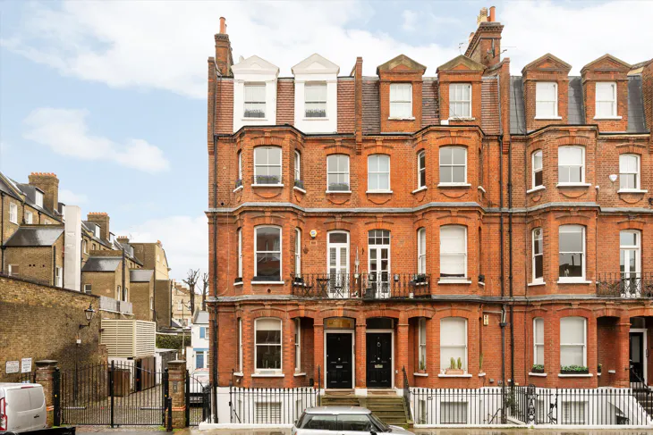 Flat Callow Street in Greater London