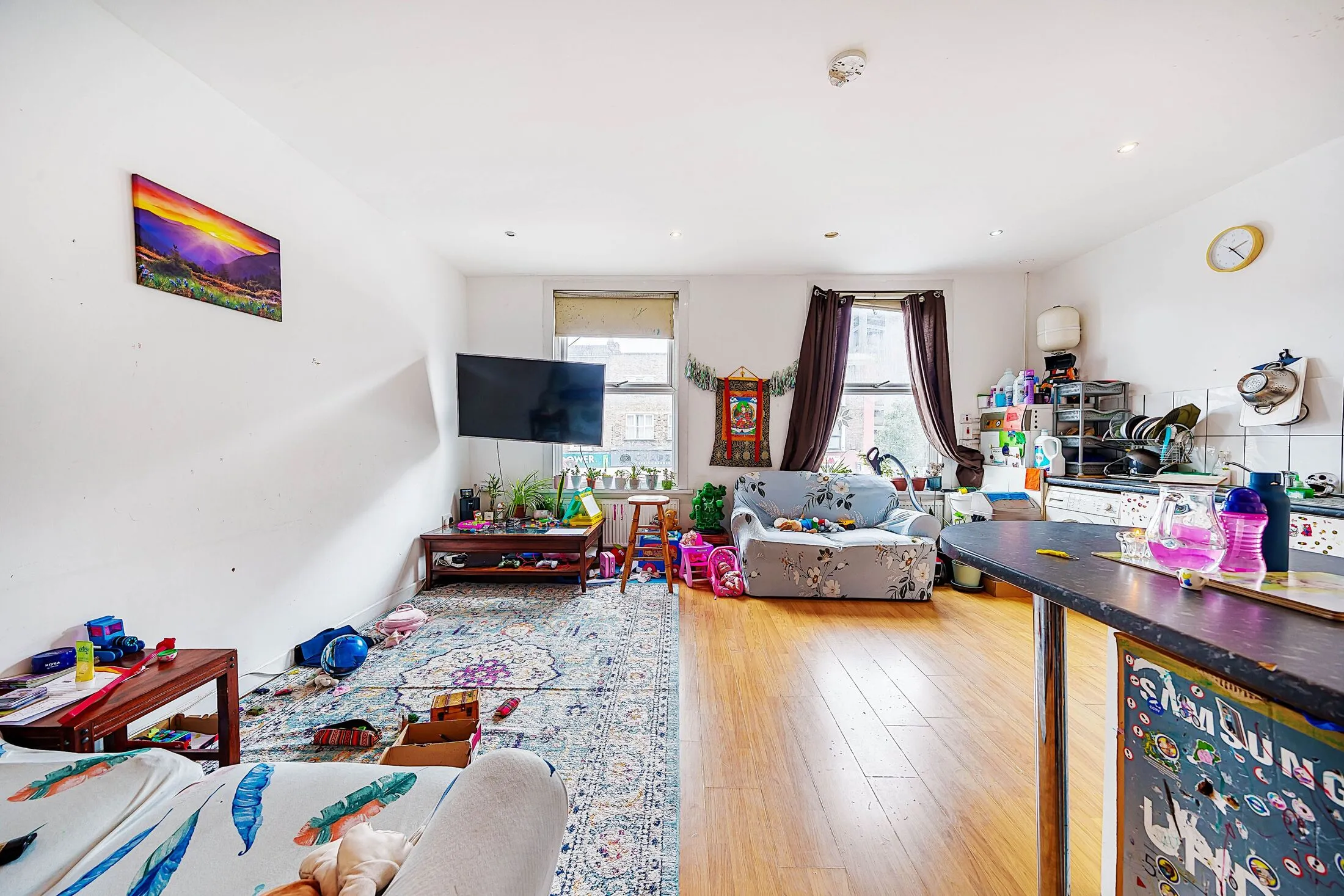 Flat Barking Road in Greater London
