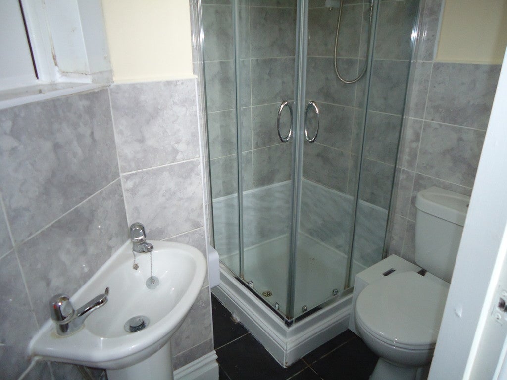 Flat Colwyn Road in Leeds