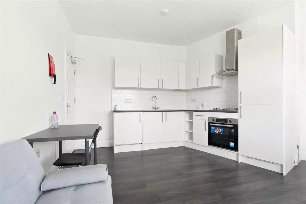 Flat High Road Leytonstone in Greater London