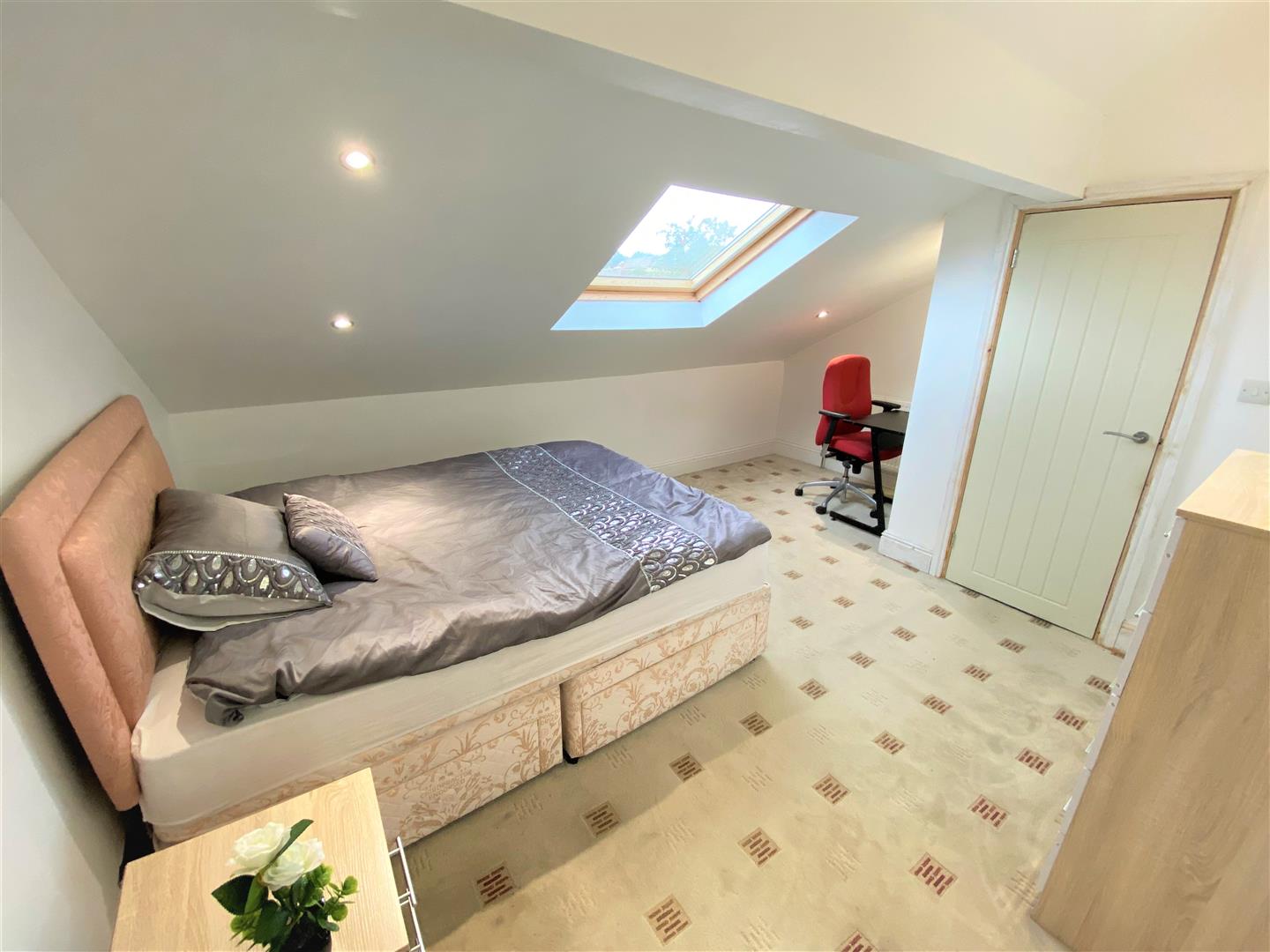 Flat Coniston Grove in Bradford