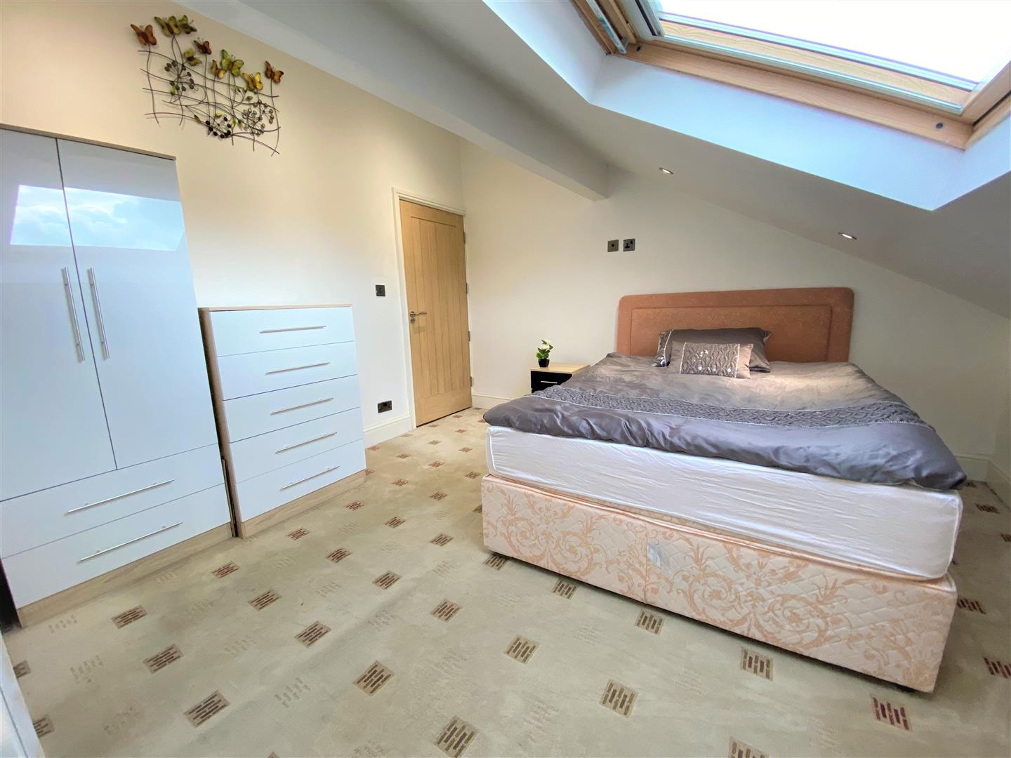 Flat Coniston Grove in Bradford