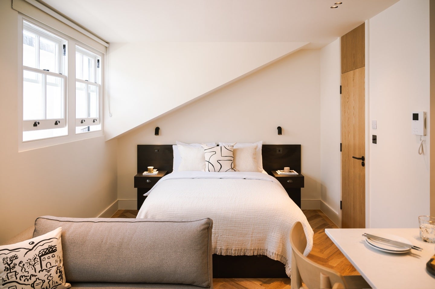 Room St Stephen's Crescent in City of Westminster