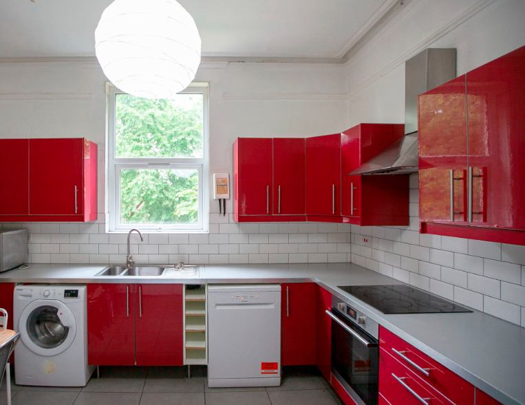 Room Amherst Road in Manchester