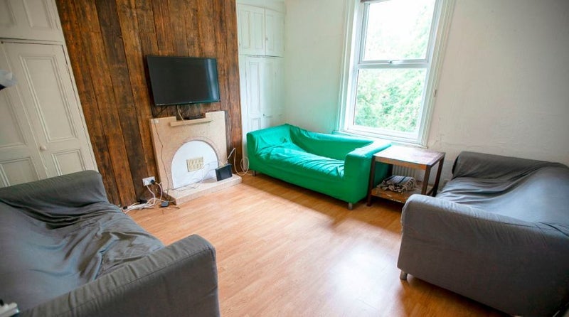 Room Amherst Road in Manchester