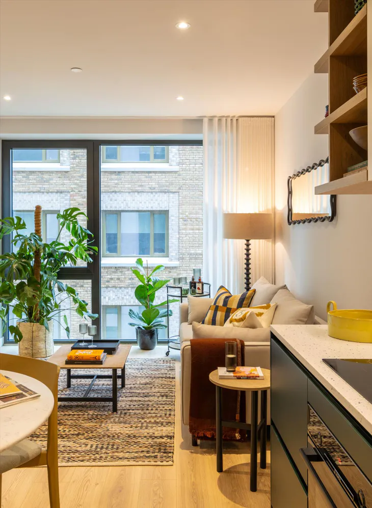 Flat Maiden Lane in London
