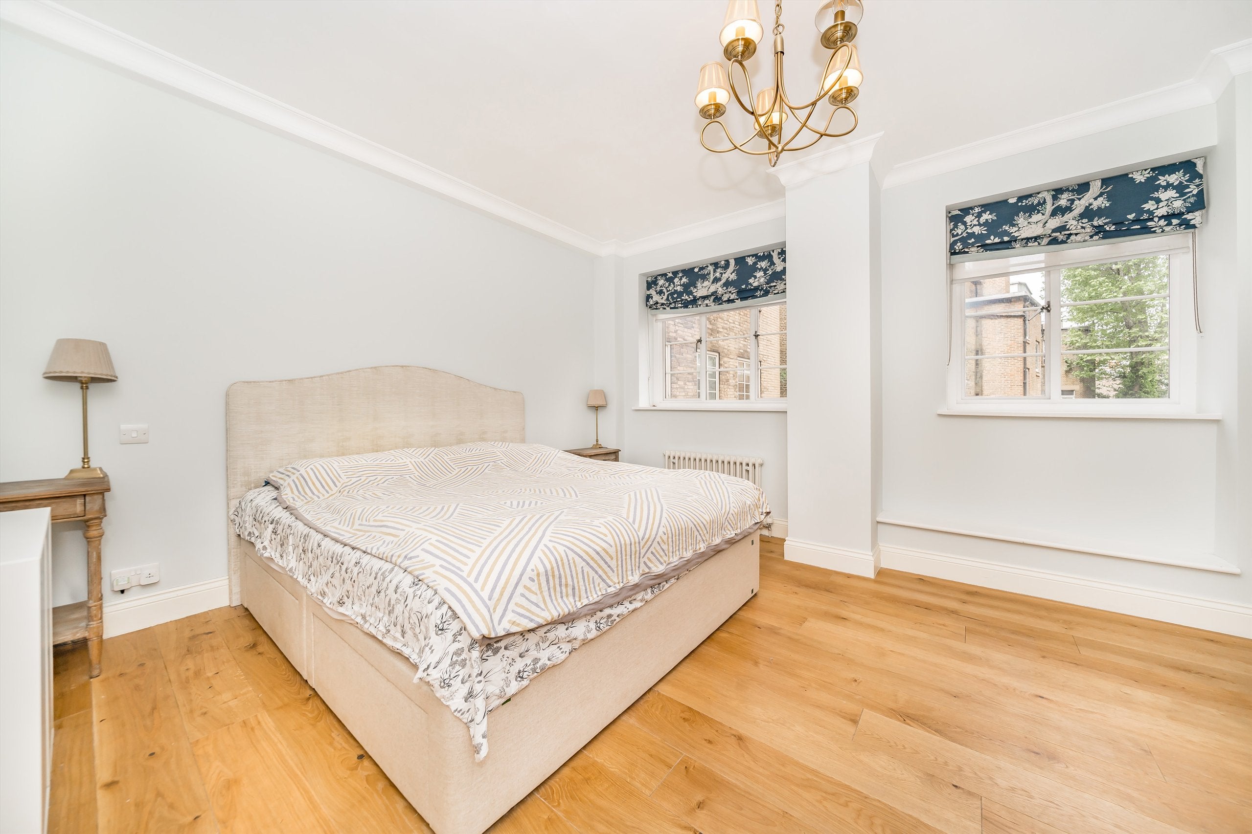 Flat Kelso Place in Greater London