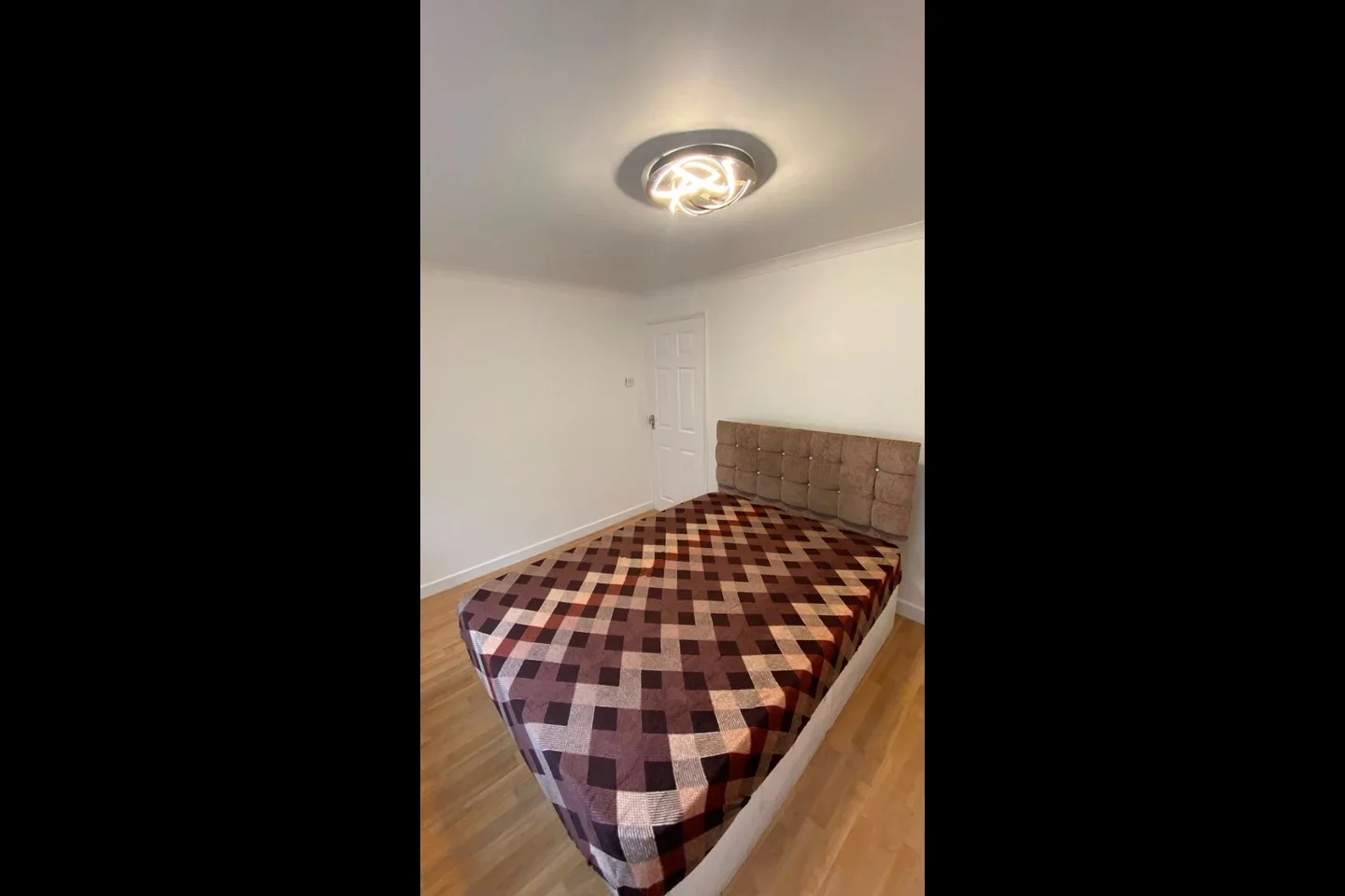 Room Gourney Grove in Grays