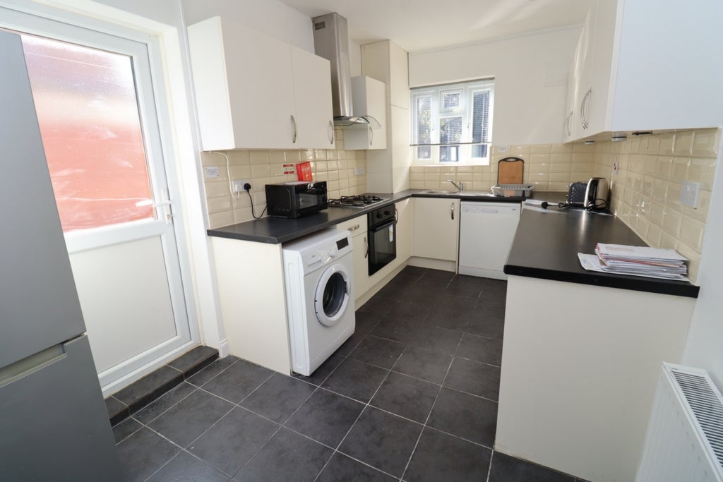 Room Globe Road in Greater London