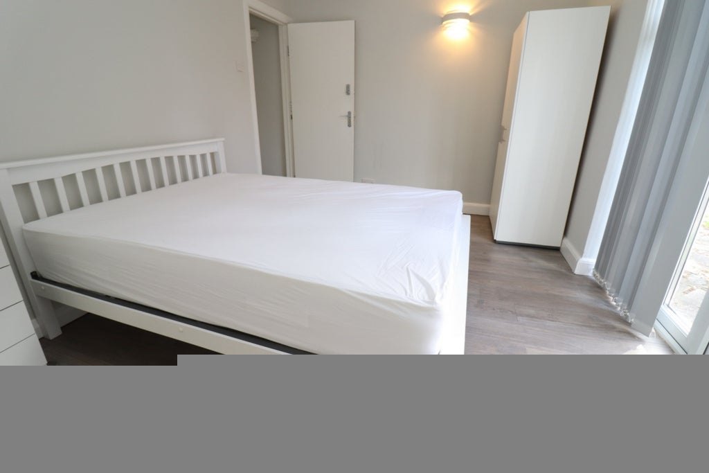 Room Globe Road in Greater London