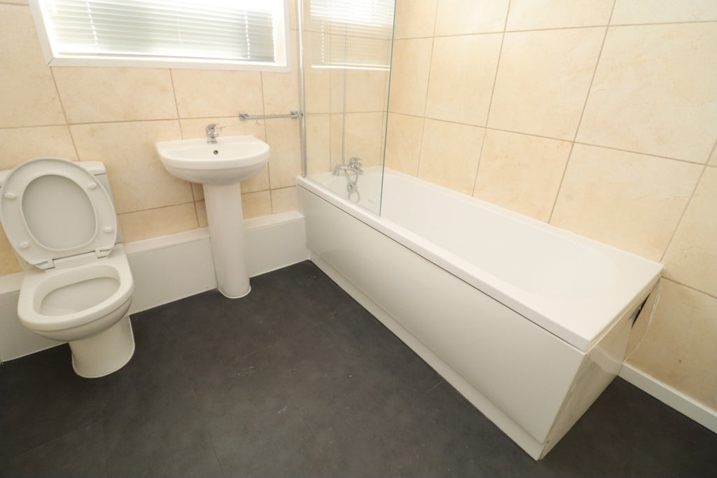 Room Globe Road in Greater London