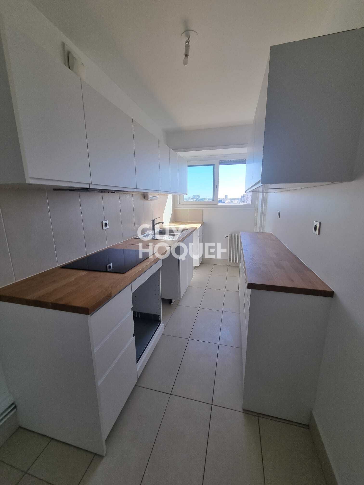 Flat Place des Vosges in Courbevoie