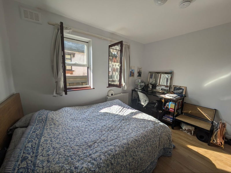 Room Greenman Street in Greater London