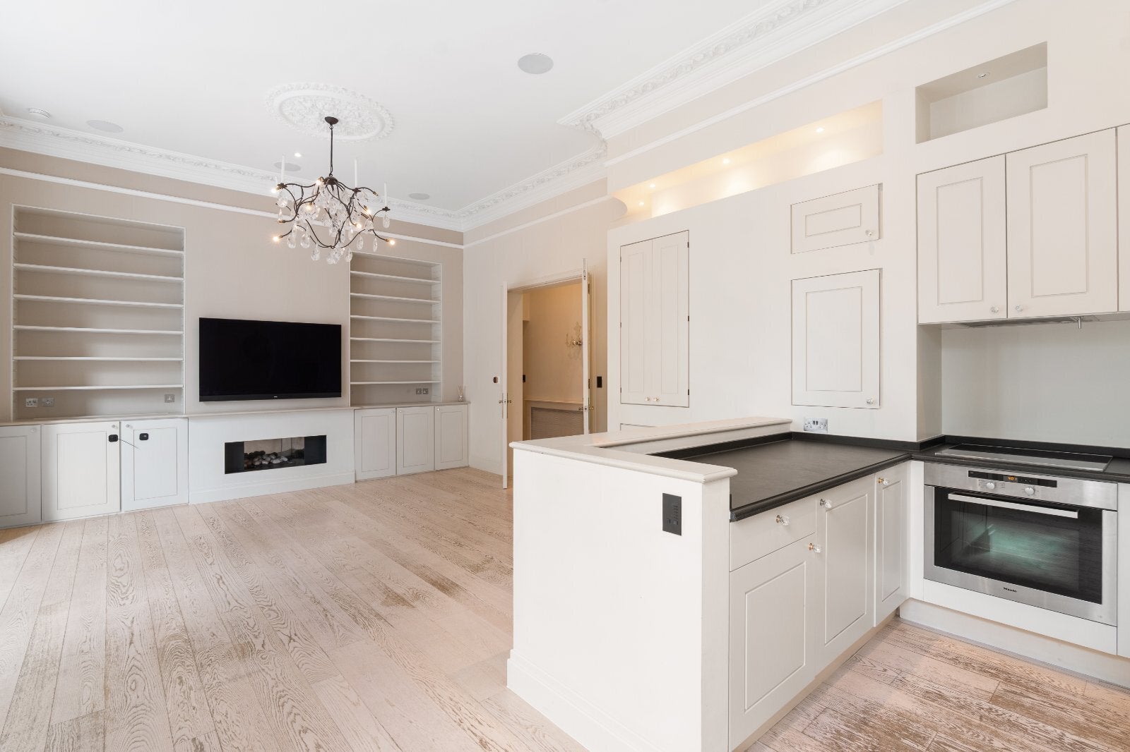 Flat Onslow Square in Greater London