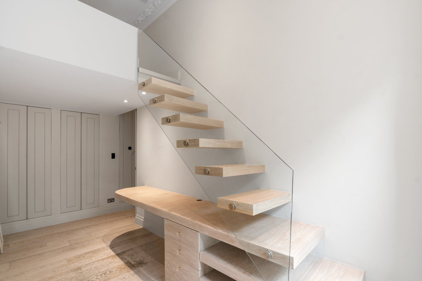 Flat Onslow Square in Greater London