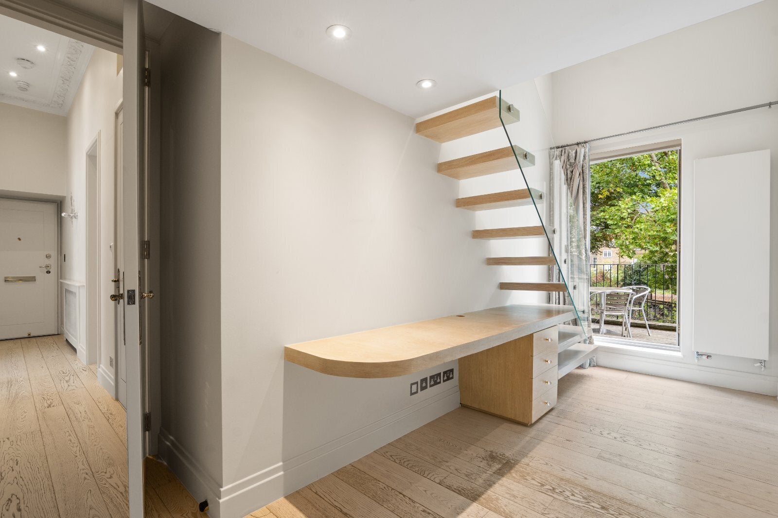 Flat Onslow Square in Greater London